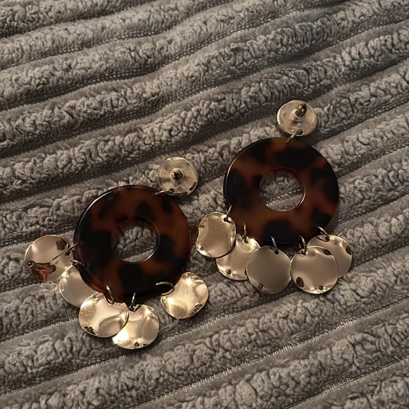 Lilly Pulitzer earrings - Picture 2 of 2